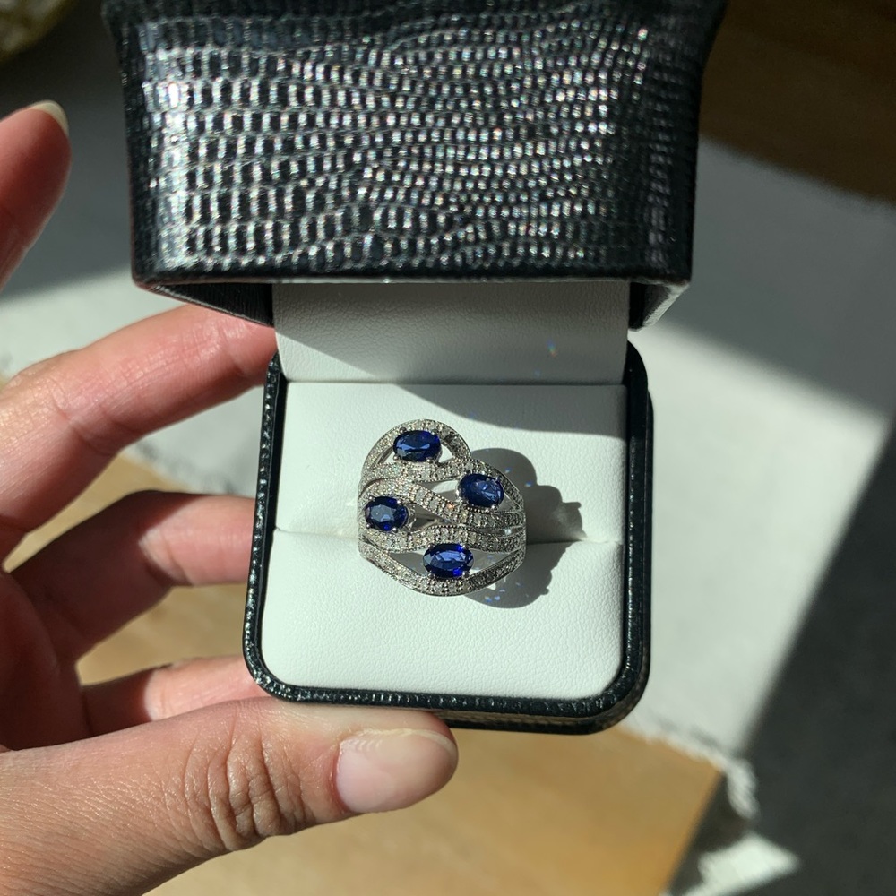 New 14K white gold sapphire and diamond ring